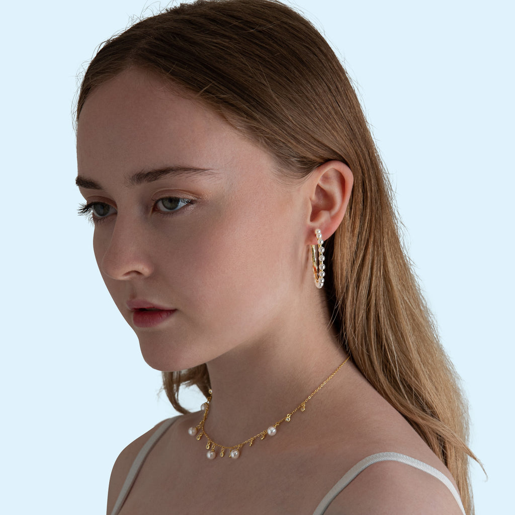 Modern, Chic Ways To Wear Pearls in 2020